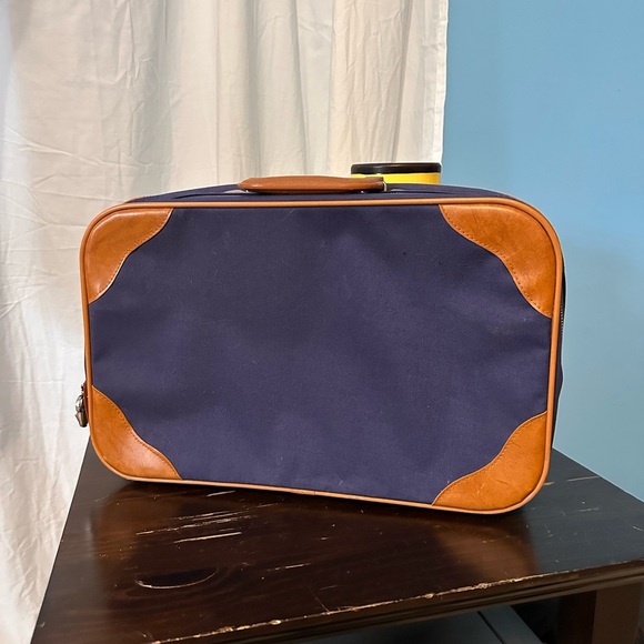 Vintage Zip Up Travel Case. Blue Fabric. No Key. One Handle. Brown Faux Leather - Picture 1 of 8